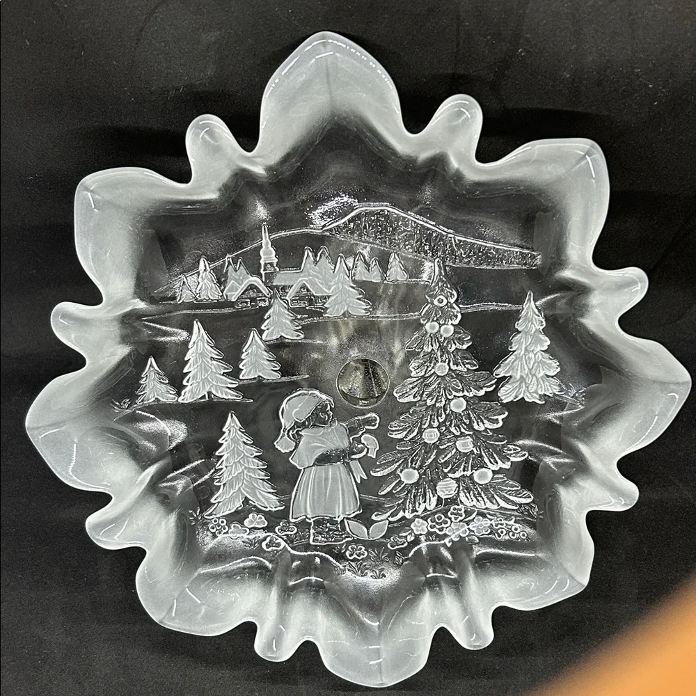 Mikasa Christmas Story Round Serving Canape Stand Platter Frosted Ruffled Edge.
